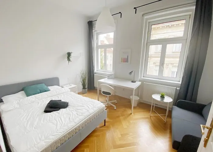 Apartment Modern, Bright, Spacious 3-room-apartment In A Area Of Vienna