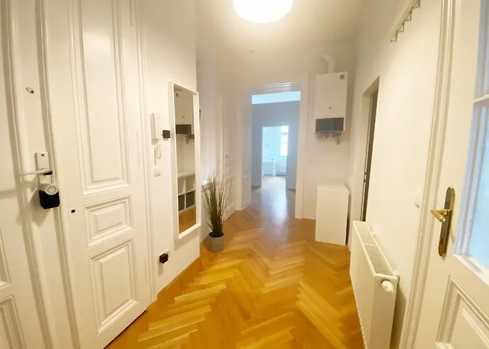 Modern, Bright, Spacious 3-room-apartment In A Area Of Vienna