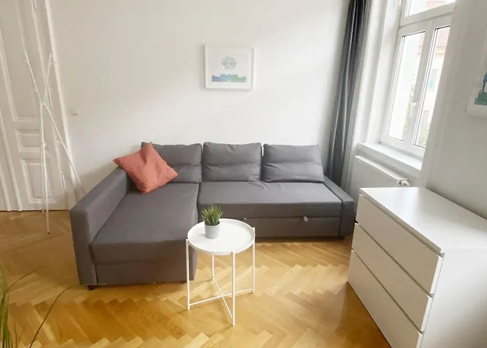Modern, Bright, Spacious 3-room-apartment In A Area Of Apartment Vienna
