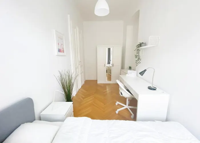 Modern, Bright, Spacious 3-room-apartment In A Area Of * Vienna