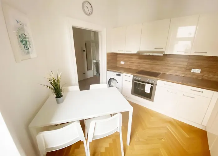 Modern, Bright, Spacious 3-room-apartment In A Area Of