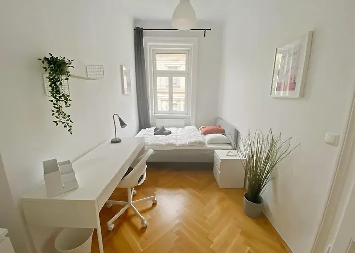Modern, Bright, Spacious 3-room-apartment In A Area Of