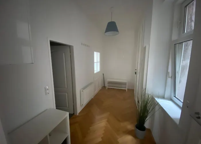 Modern, Bright, Spacious 3-room-apartment In A Area Of