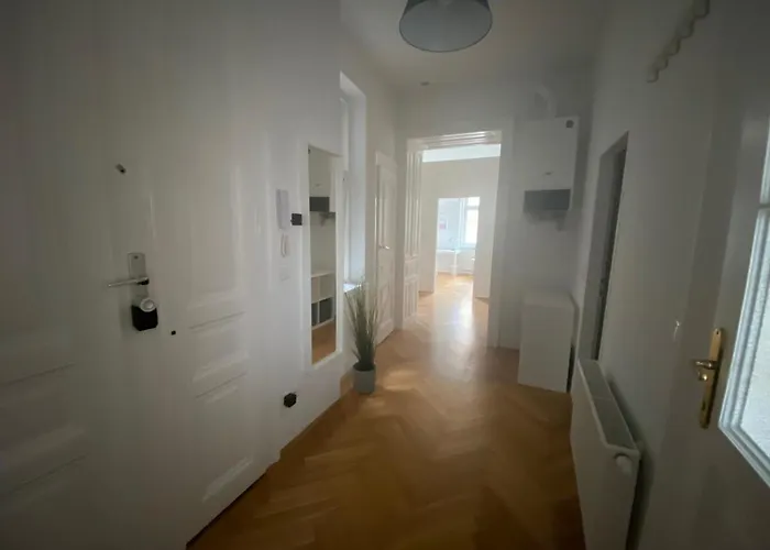 Modern, Bright, Spacious 3-room-apartment In A Area Of