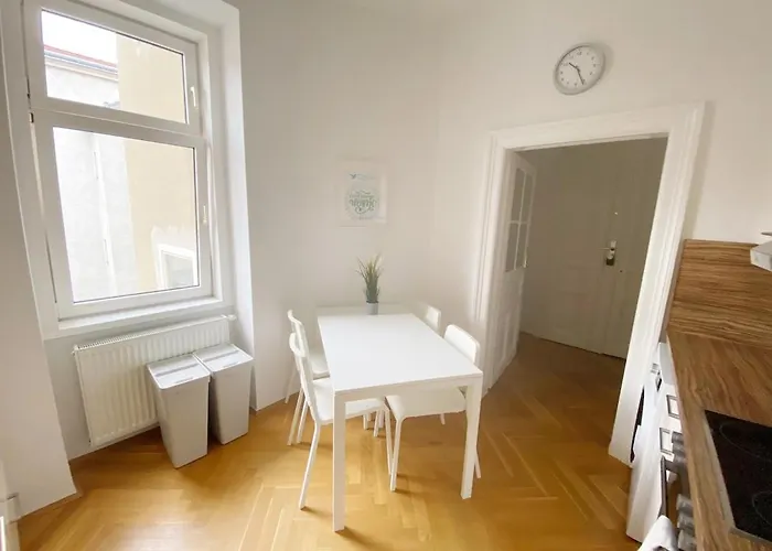 Modern, Bright, Spacious 3-room-apartment In A Area Of Apartment