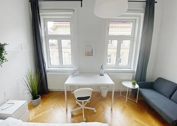 Modern, Bright, Spacious 3-room-apartment In A Area Of *